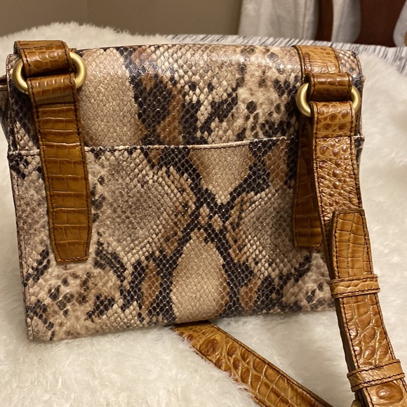 Brahmin snake print 9” crossbody w/gold tone-only callout gold closure - Picture 5 of 13